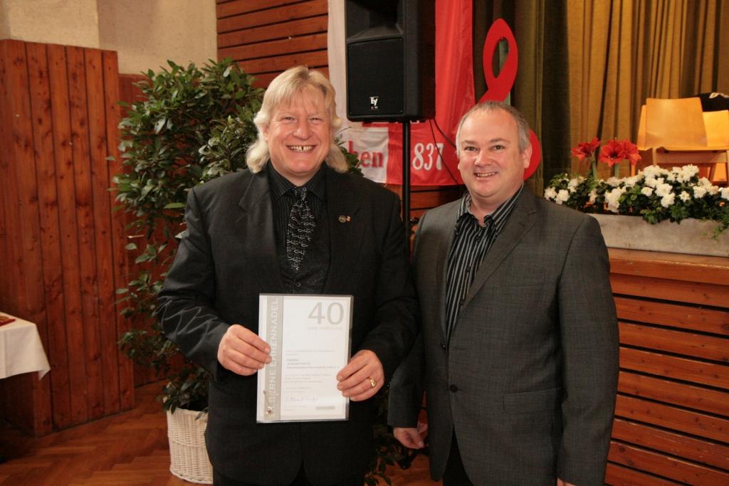 Jürgen Notz mit dem 1. Vorsitzenden des Frohsinn Uwe Lövesz